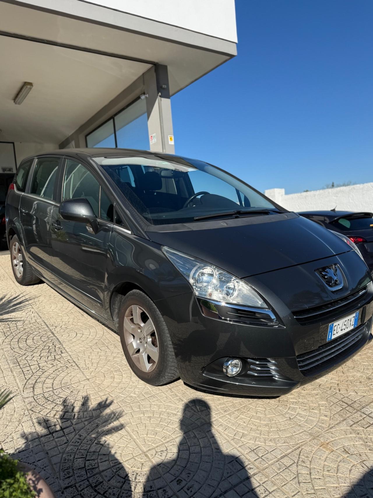 Peugeot 5008 1.6 gancio traino 7 posti
