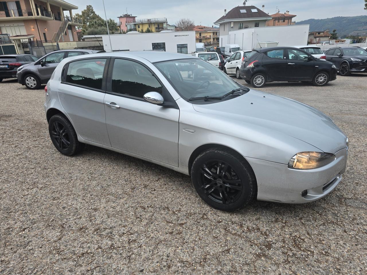 Alfa Romeo 147 1.6 16V TS 5 porte Distinctive GPL