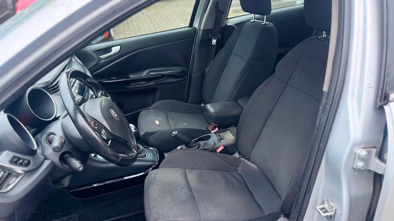 Alfa Romeo Giulietta 2.0 JTDm 2011