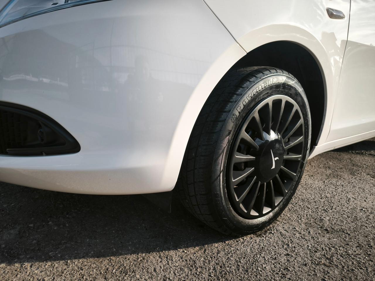 Lancia Ypsilon 1.2 GPL Ecochic Elefantino