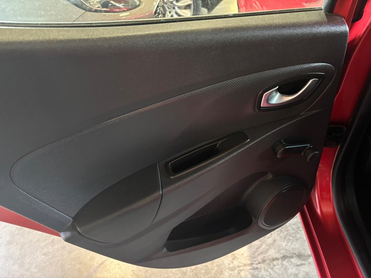 Renault Clio 1.2 BENZINA 75Cv LIMITED |OK NEOPATENTATI~