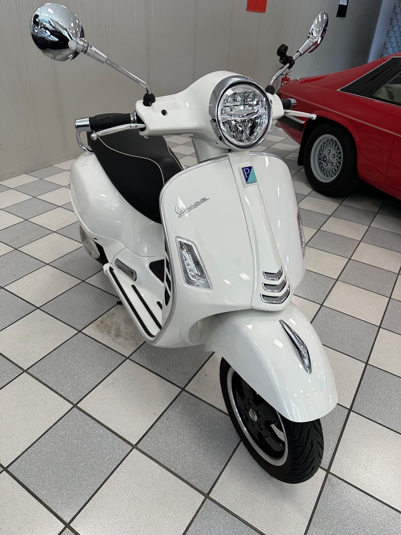 Piaggio Vespa 300 GTS hpe
