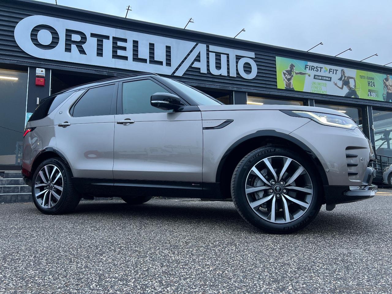 LAND ROVER Discovery 3.0D I6 249CV R-Dyn. SE 7 POSTI