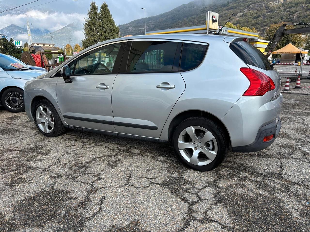Peugeot 3008 1.6 e-HDi 115CV cambio robotizzato S.&S. Business