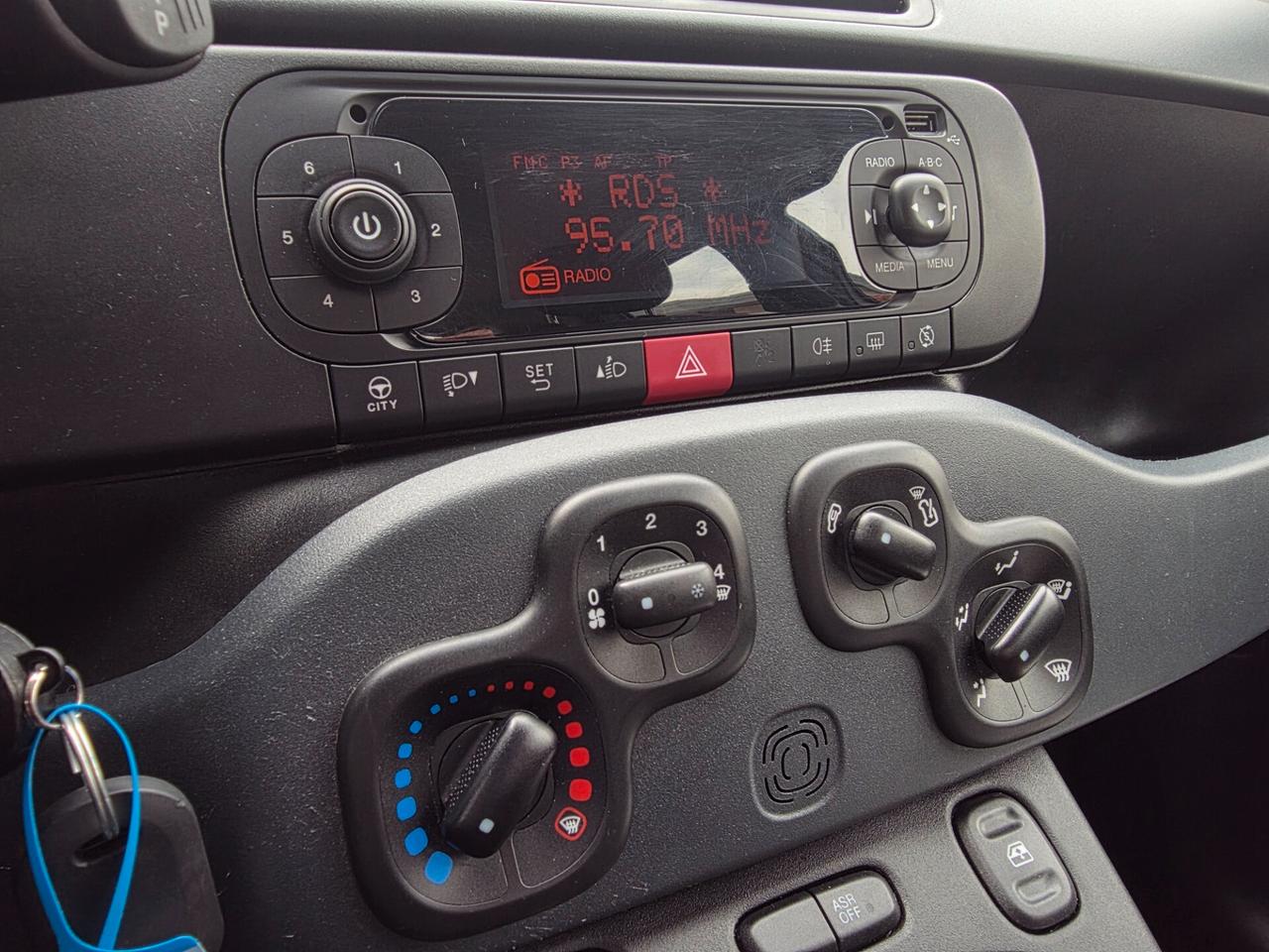 Fiat Panda 1.0 Firefly Hybrid 70cv / GOMME NUOVE!