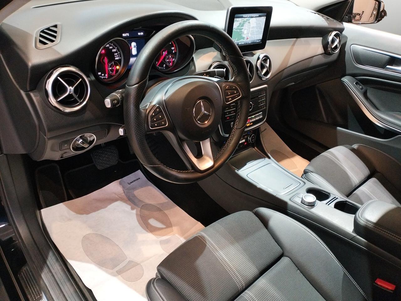 Mercedes-Benz GLA 180 d Business auto *103.000 KM*