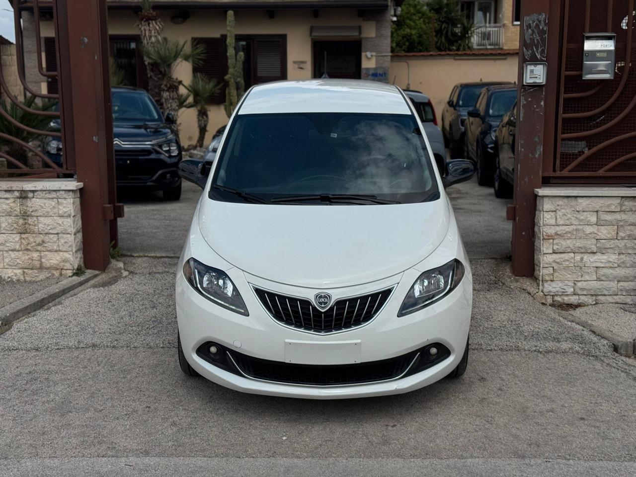 Lancia Ypsilon 1.0 FireFly 5 porte S&S Hybrid Gold