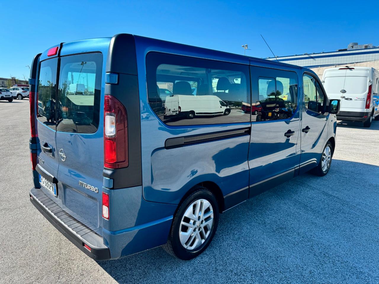 Opel Vivaro 1.6 dci 125CV 9 POSTI PASSO LUNGO