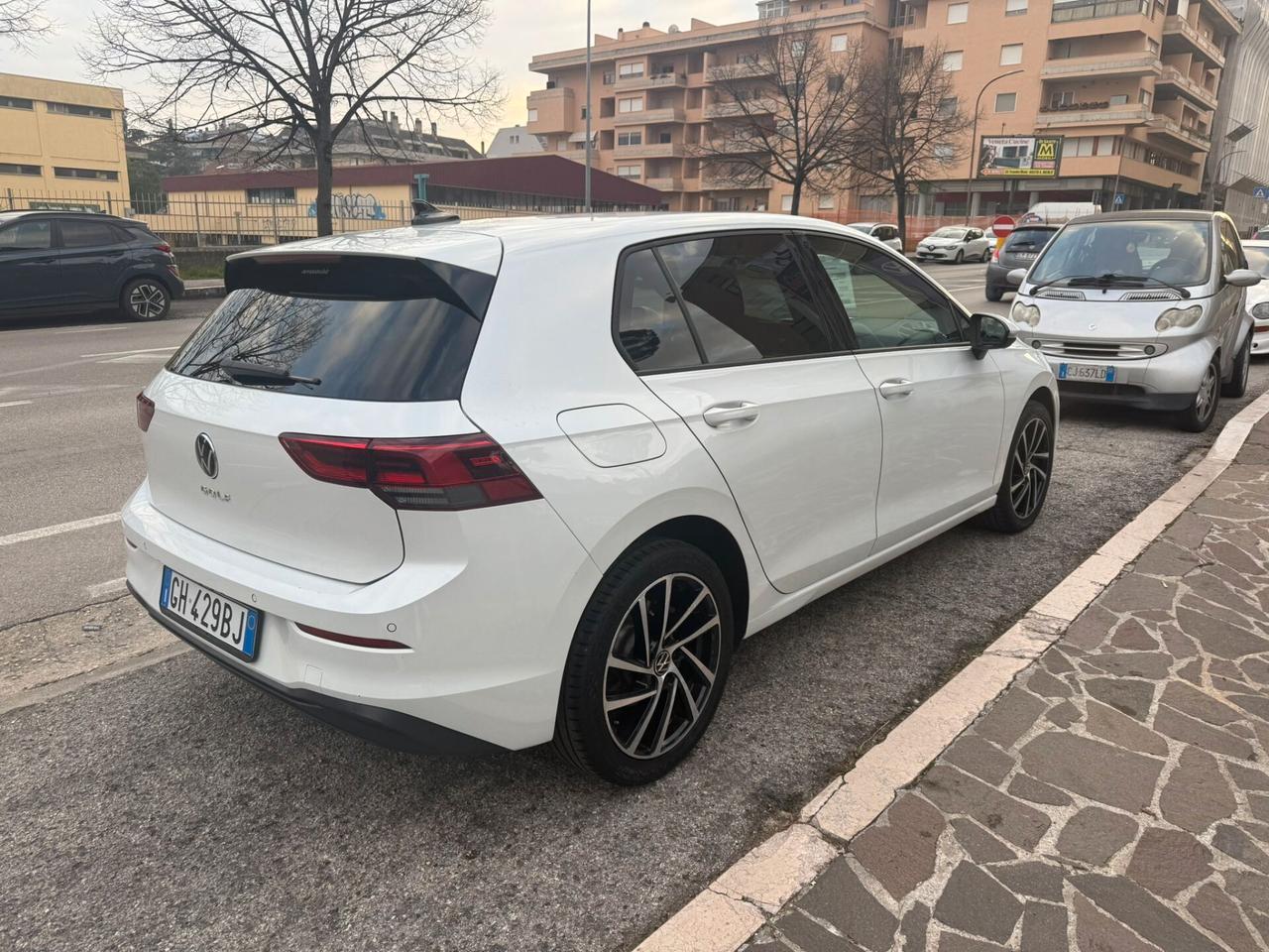 VOLKSWAGEN GOLF VIII 1,5 TGI 130 CV LIFE DSG MY21 5P