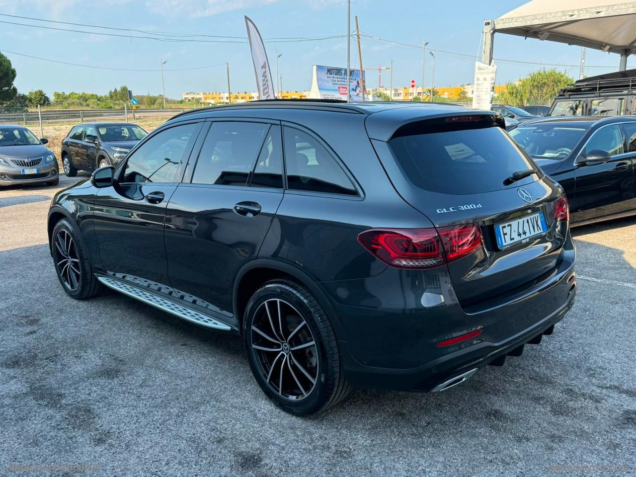 MERCEDES-BENZ GLC 300 d 4Matic Premium