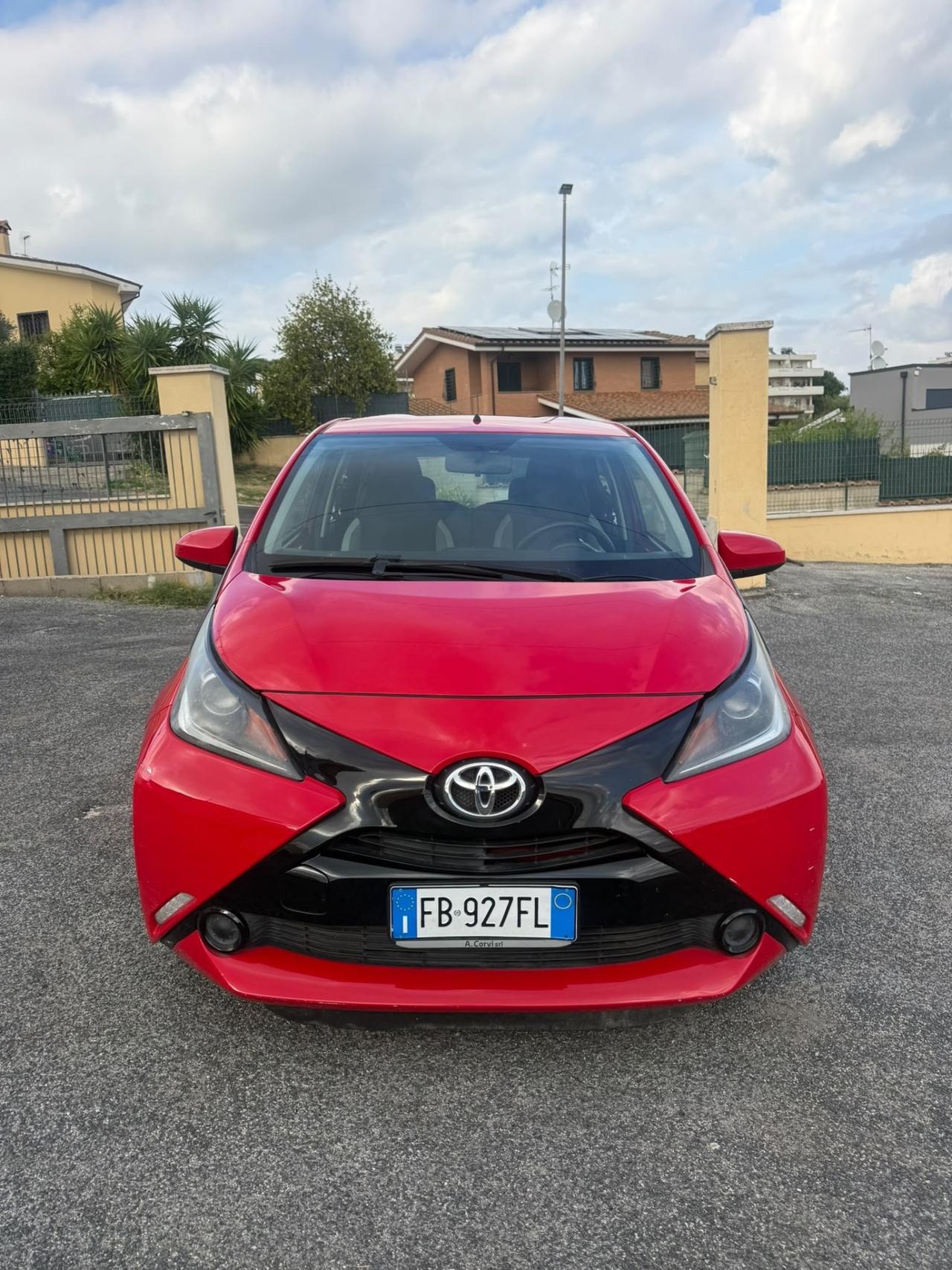 Toyota Aygo 1.0 VVT-i 69 CV 5 porte x-business