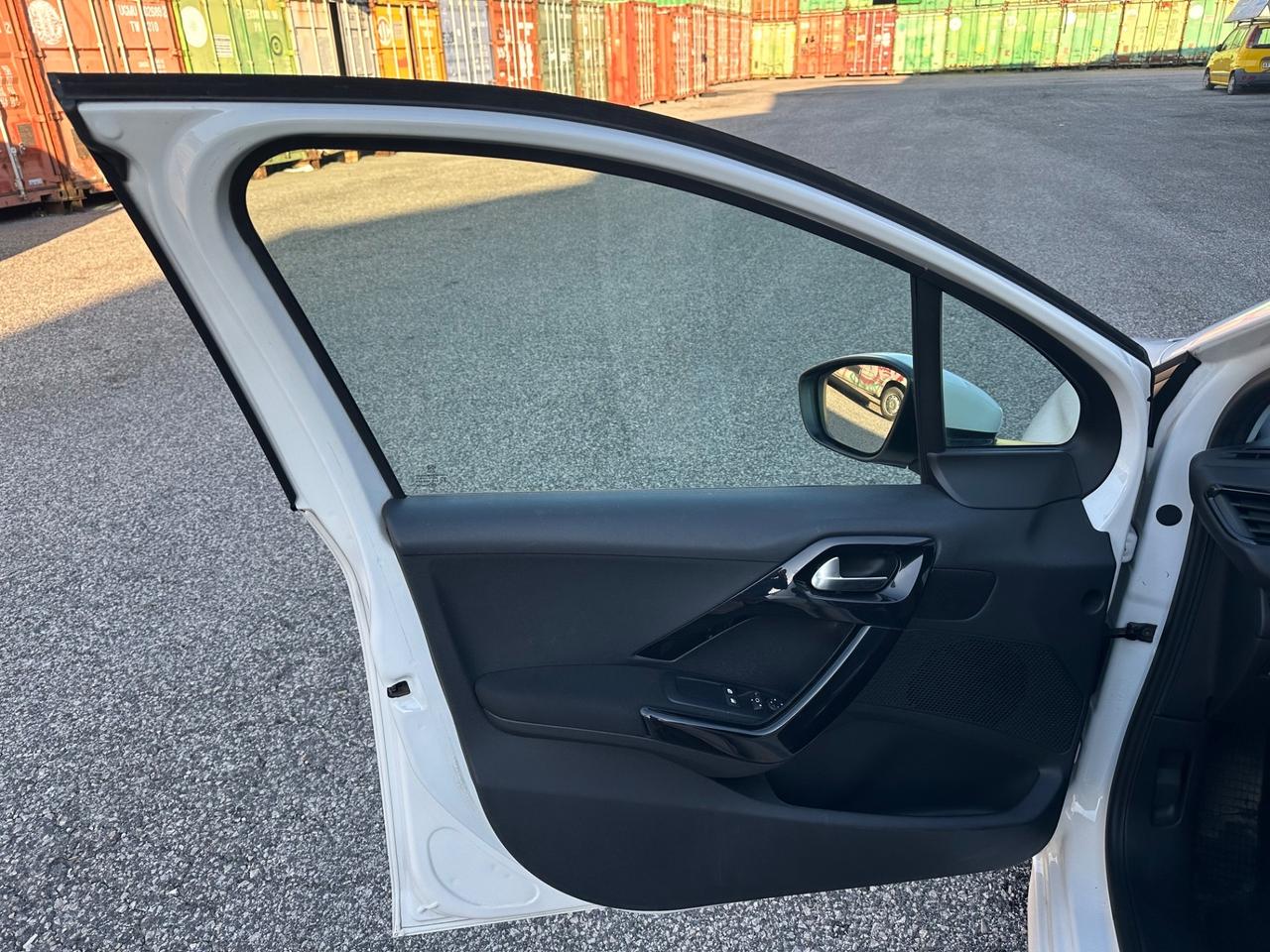 Peugeot 208 PureTech 82 5p. GPL Allure