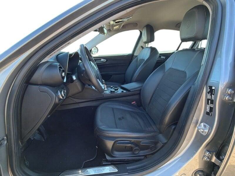 Alfa Romeo Giulia 2.2 Turbo AT8 180CV Super