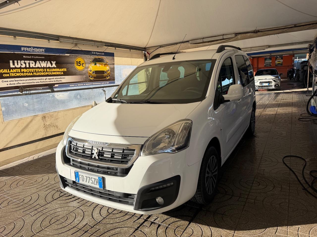 Peugeot Partner Tepee BlueHDi 100 Outdoor