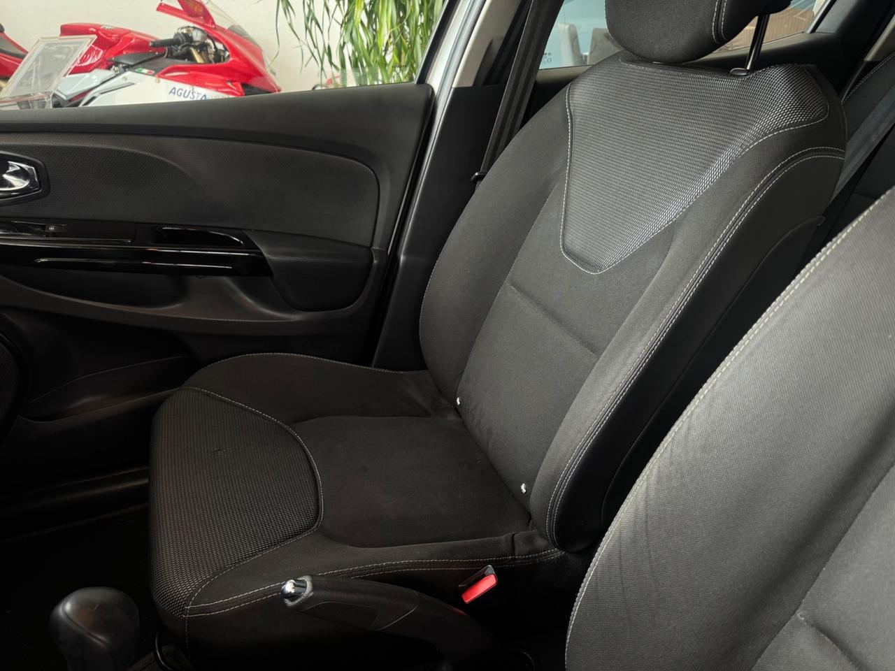 Renault Clio 1.2 75CV 5 porte Wave Metano Neopatentati