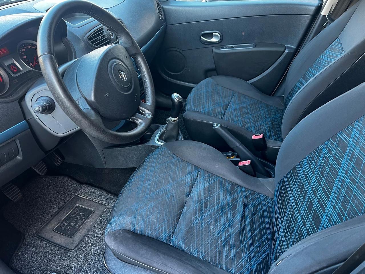 Renault Clio 1.2 16V 5 porte Luxe OK Neopatentati