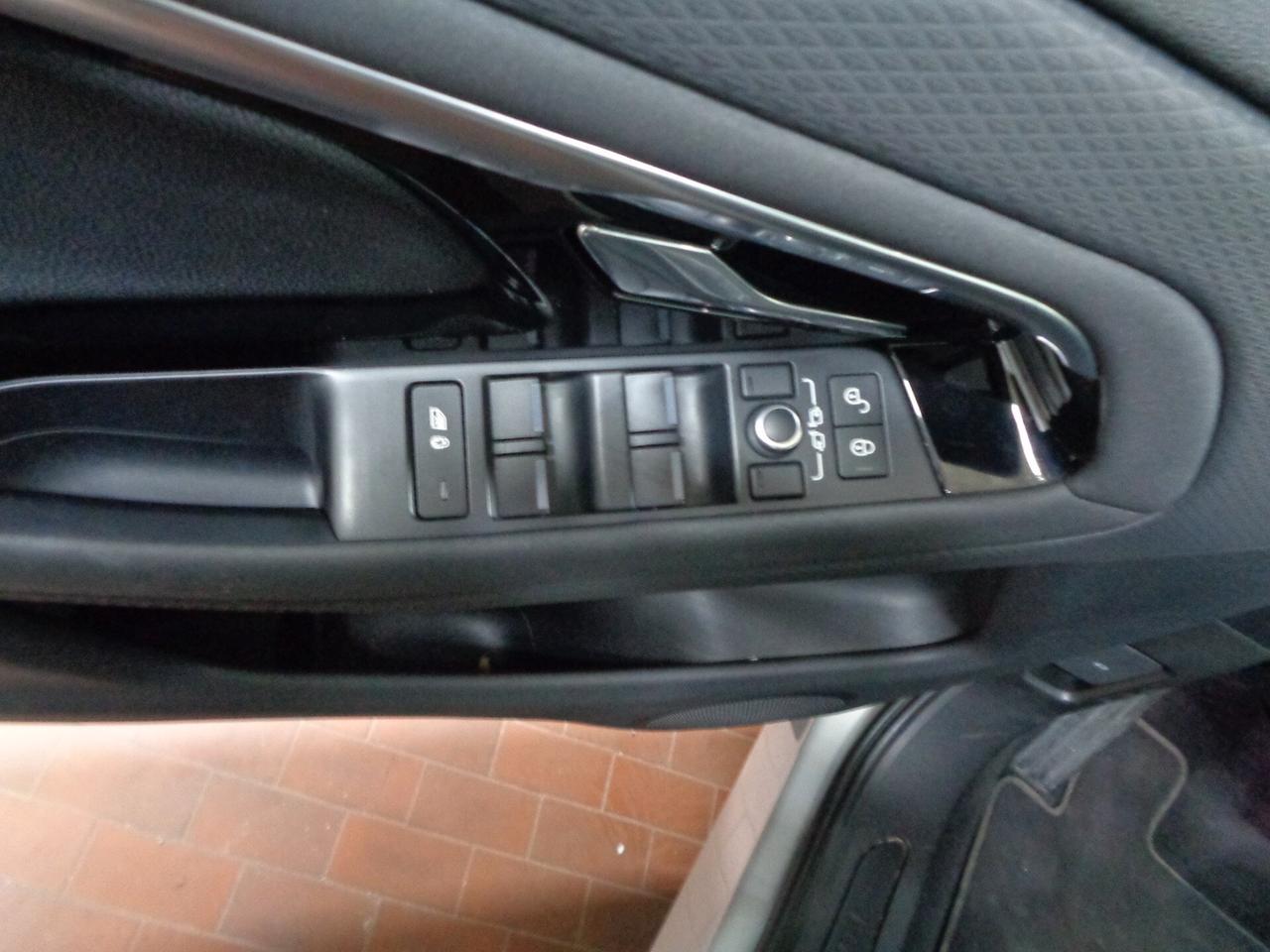 Land Rover Range Evoque 2.0D I4-L.Flw 150 CV AWD Auto R-Dynamic S