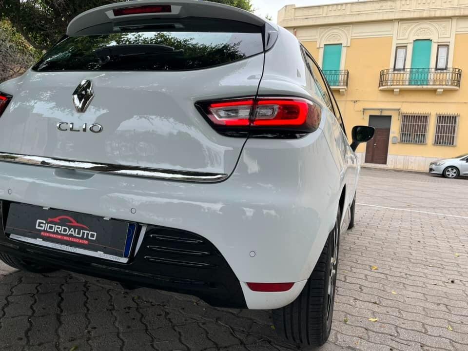 Renault Clio dCi 8V 90 CV 5 porte Moschino Life