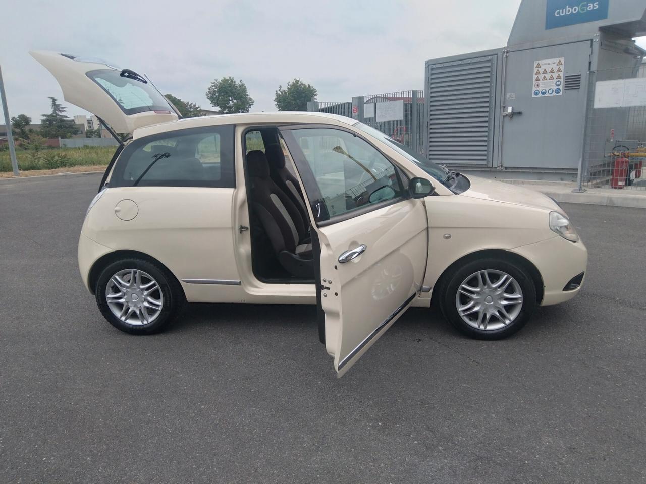 Lancia Ypsilon 1.2 60cv Oro Giallo x neopatentati