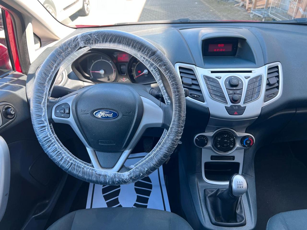 Ford Fiesta 1.4 TDCi 70CV 5 porte Titanium