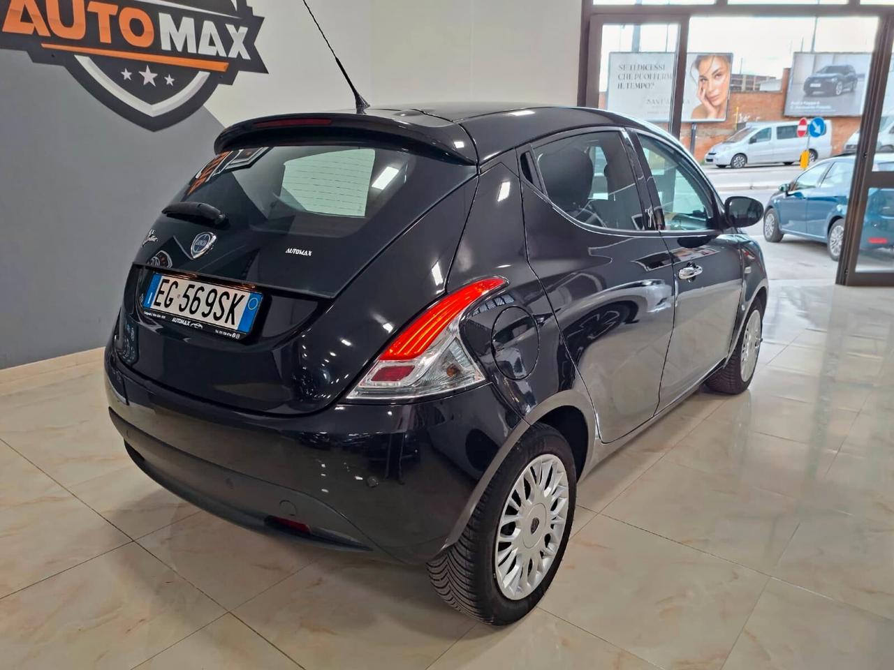 Lancia Ypsilon 0.9 t.air 85cv Platinum 2011