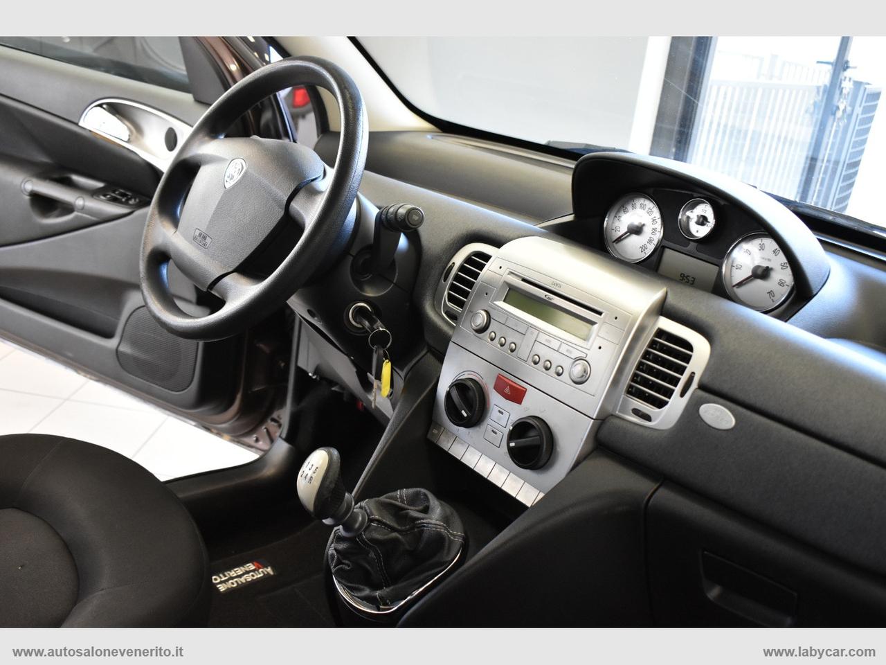 LANCIA Ypsilon 1.2 69 CV Unyca