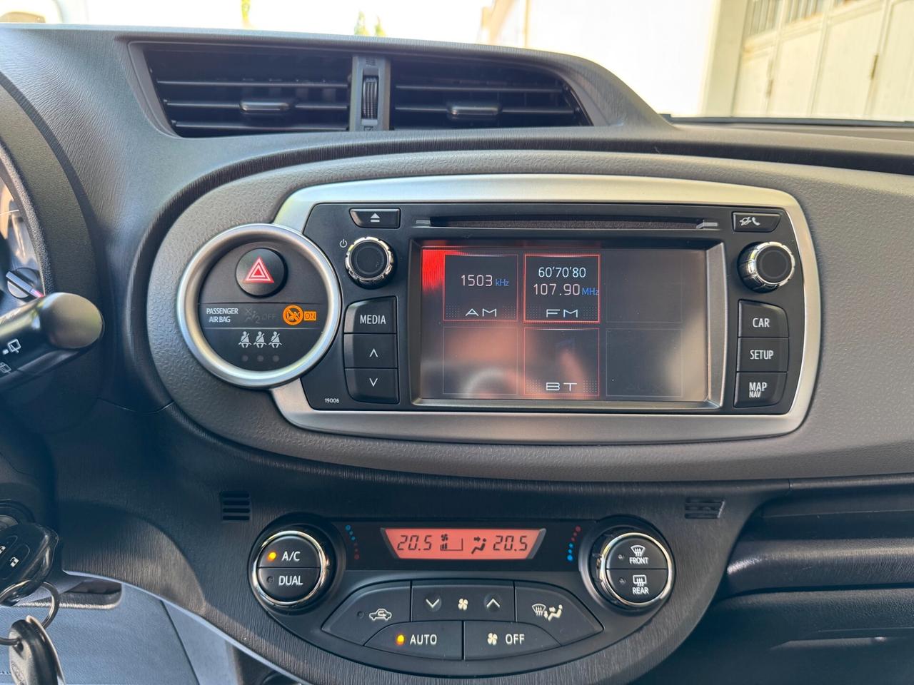 Toyota Yaris LOUNGE 5P GARANZIA 24 MESI NEOPATENT.