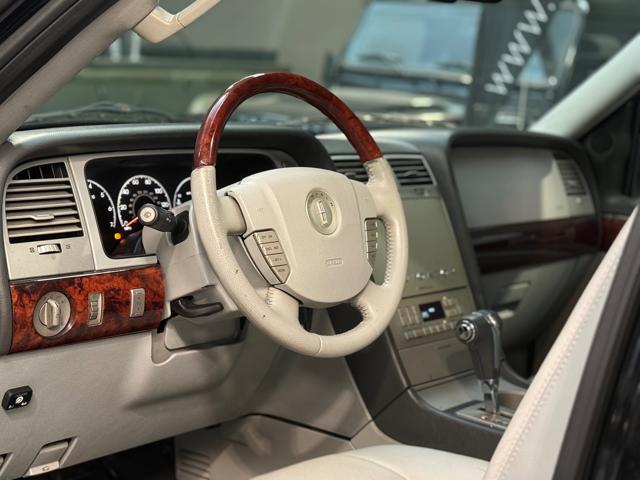 LINCOLN Navigator 5.4I V8