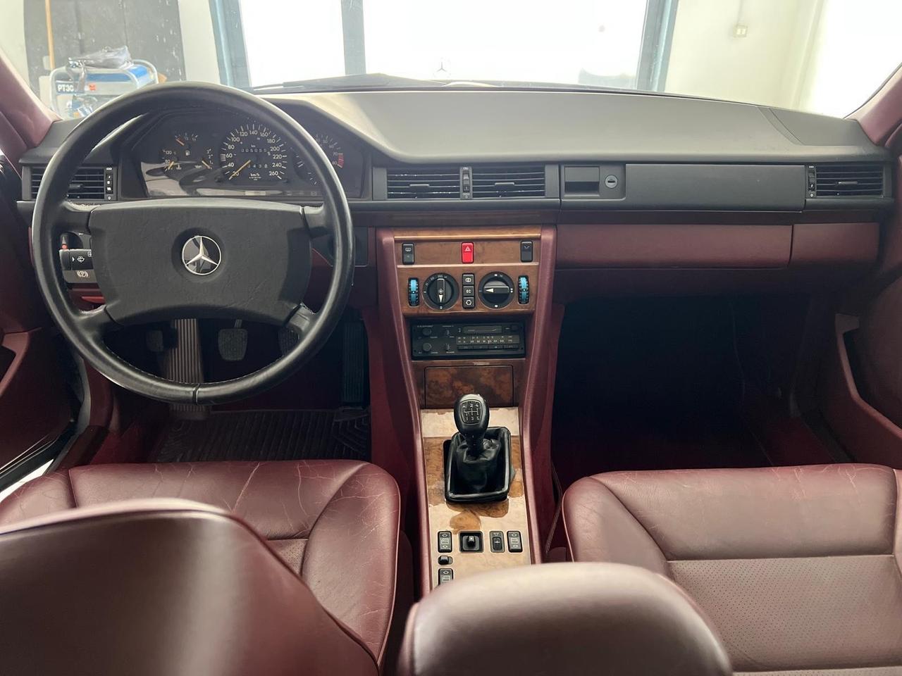 Mercedes-benz E 320 Coupe