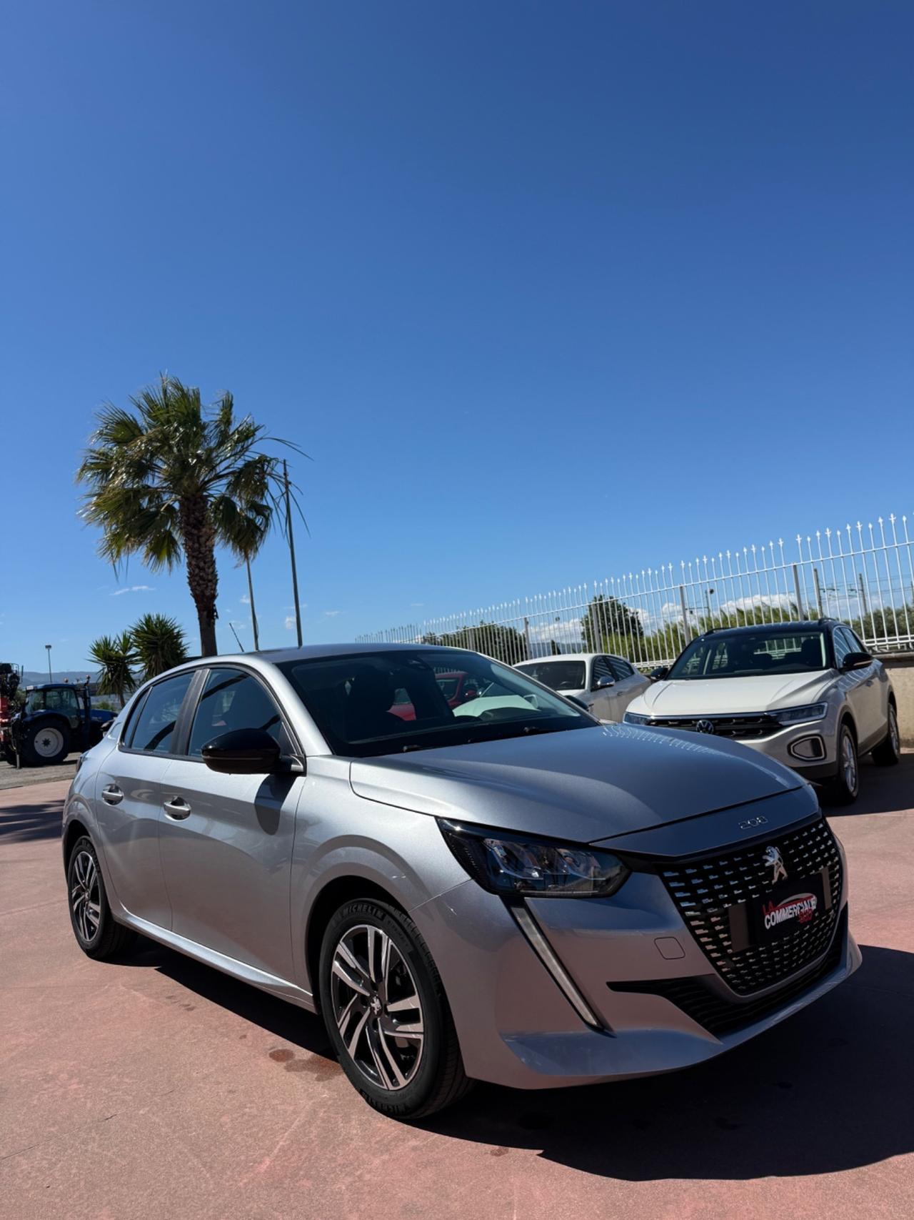 Peugeot 208 1.2 75cv 8000KM
