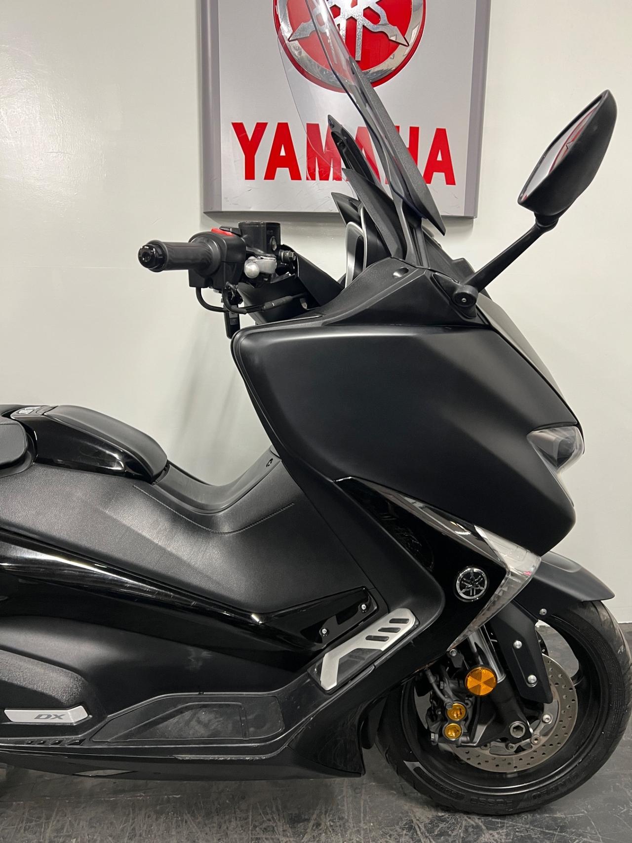 Yamaha TMAX DX