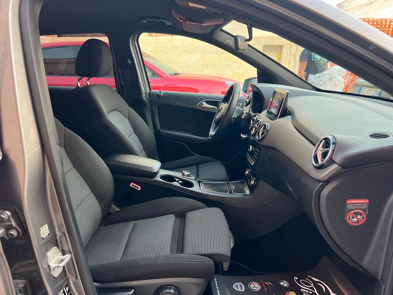 MERCEDES CLASSE B 160 1.5 SPORT 90CV NAVI CAM OK NEOPATENTATI ANNO 2016