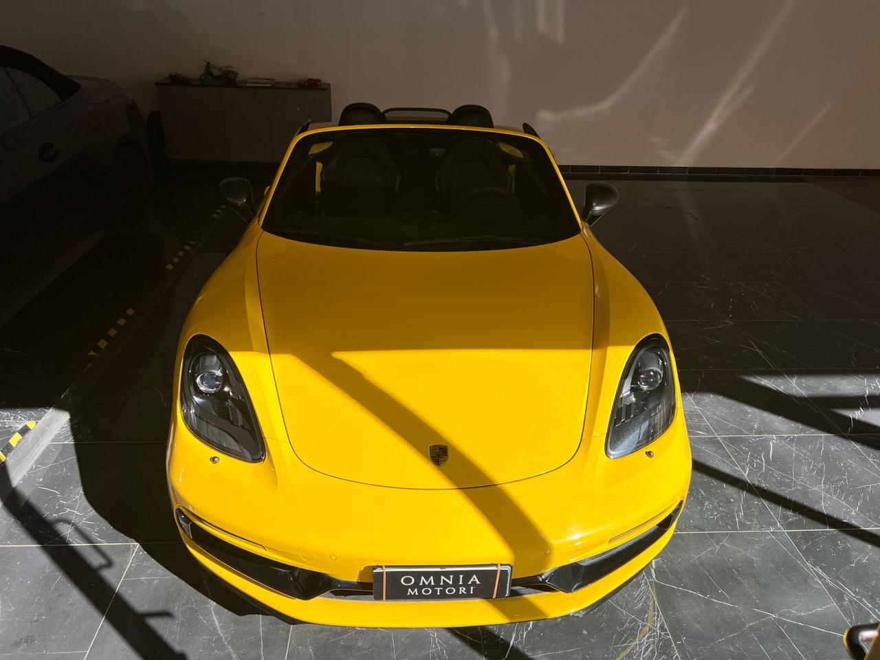 Porsche 718 Spyder Boxster 2.0 T - IVA ESPOSTA BOOK SERVICE