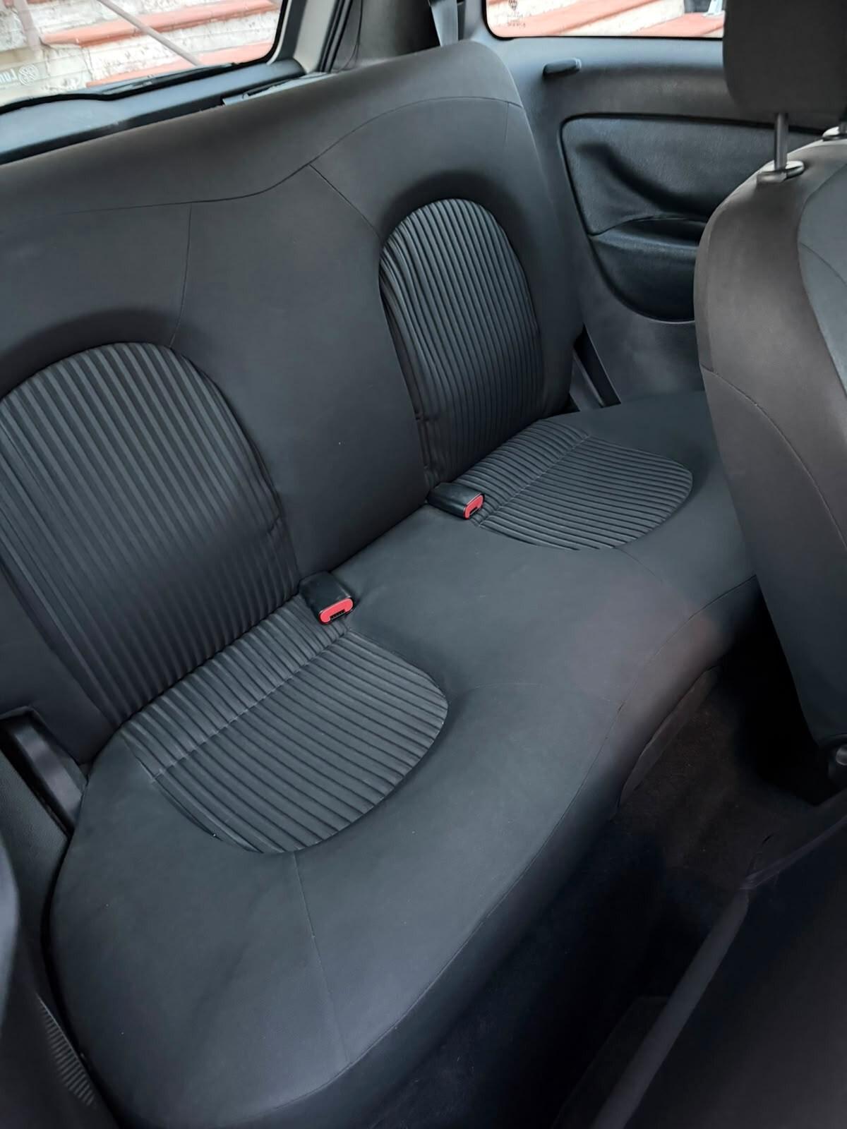 Lancia Ypsilon 1.2 69 CV Argento GPL