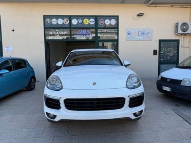 Porsche Cayenne 3.0 Diesel Platinum Edition cv 250