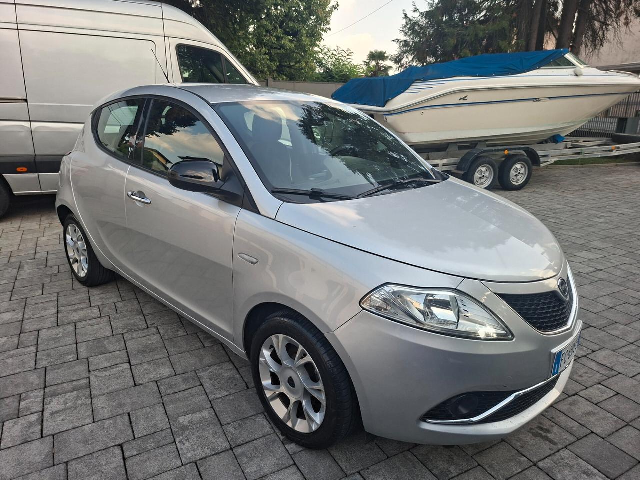 Lancia Ypsilon 1.2 69 CV 5 porte Gold OTTIME CONDIZIONI