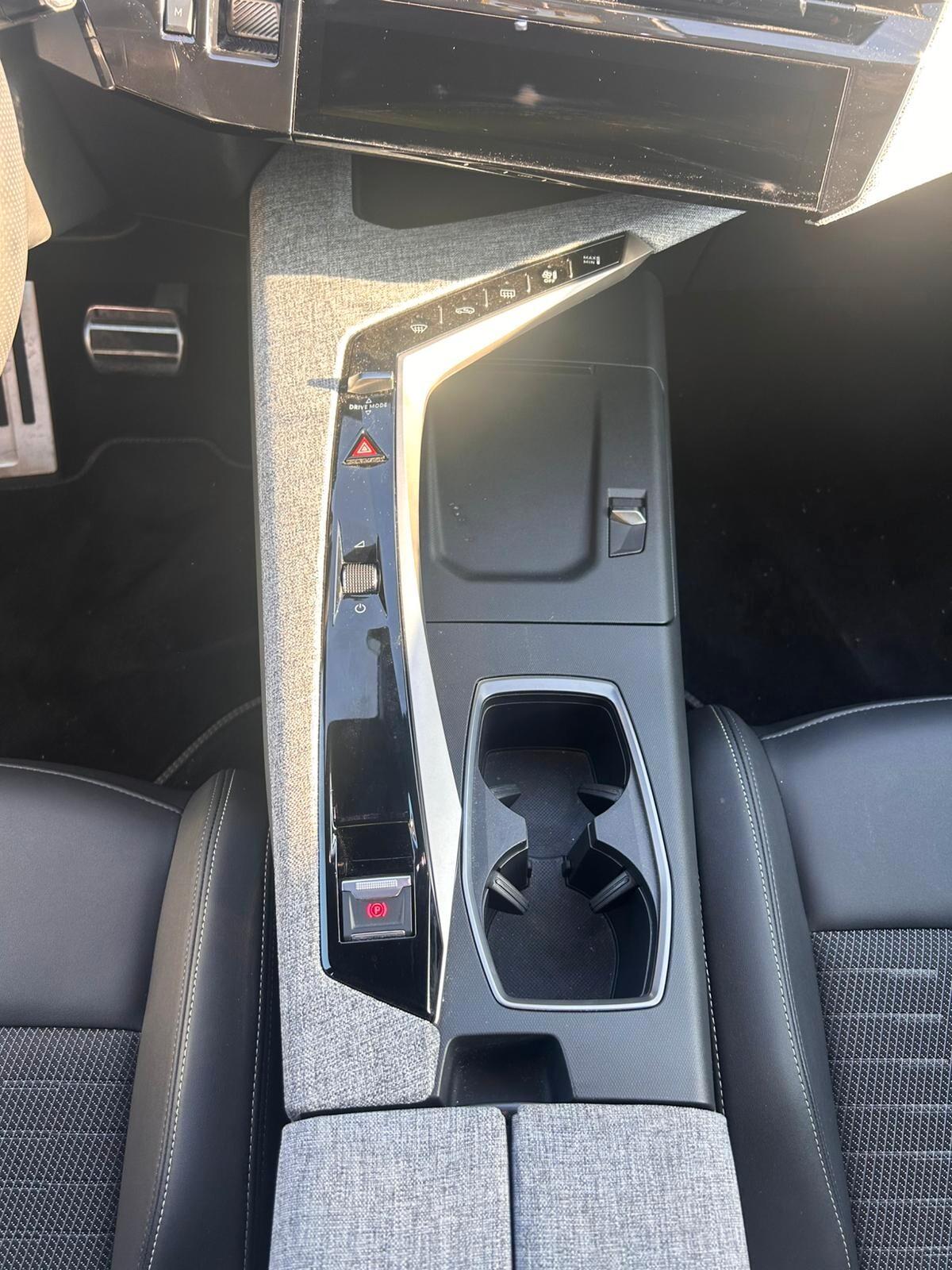Peugeot 3008 Hybrid 136 e-DCS6 GT