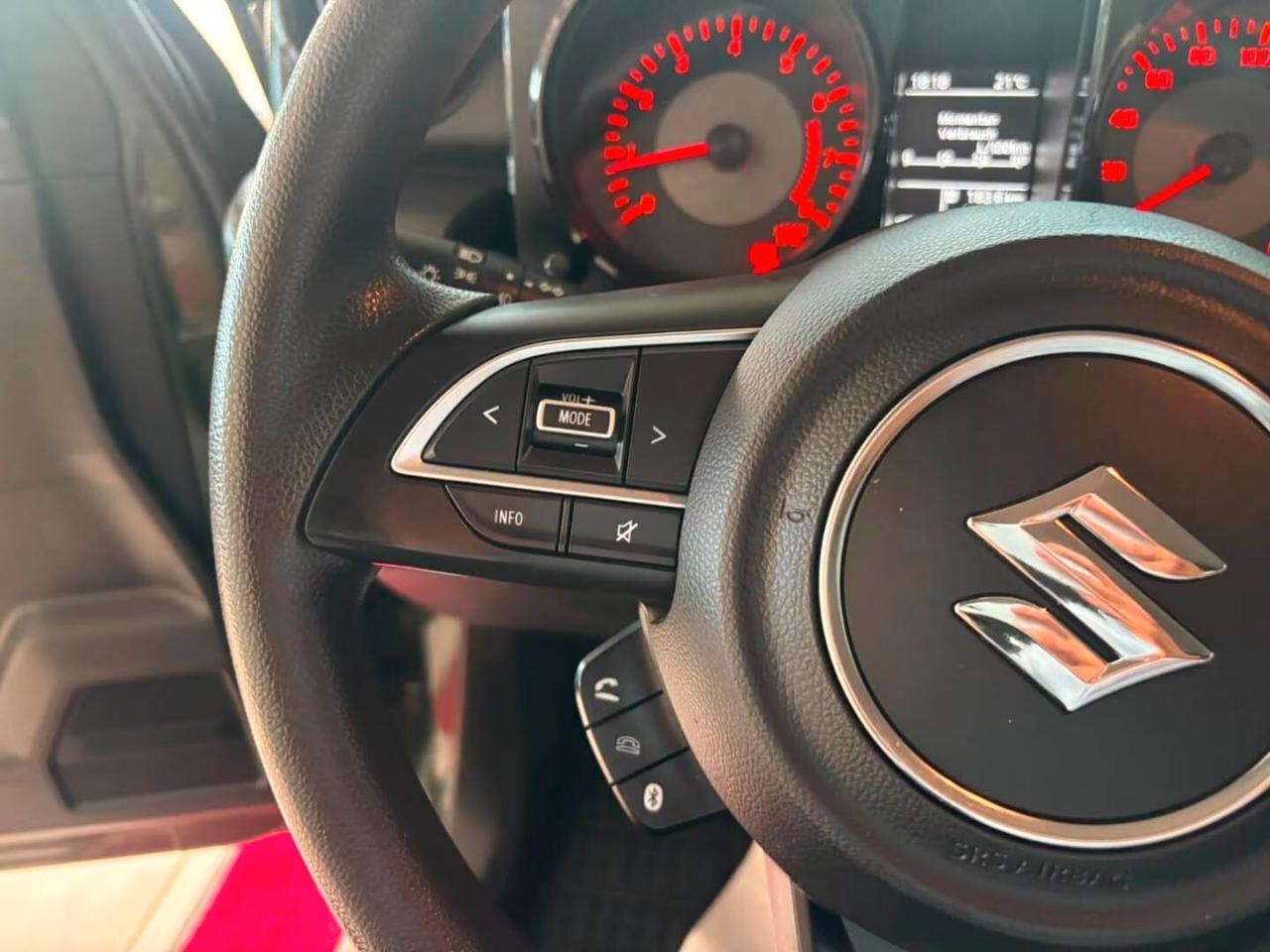 Suzuki Jimny 1.5 5MT Top