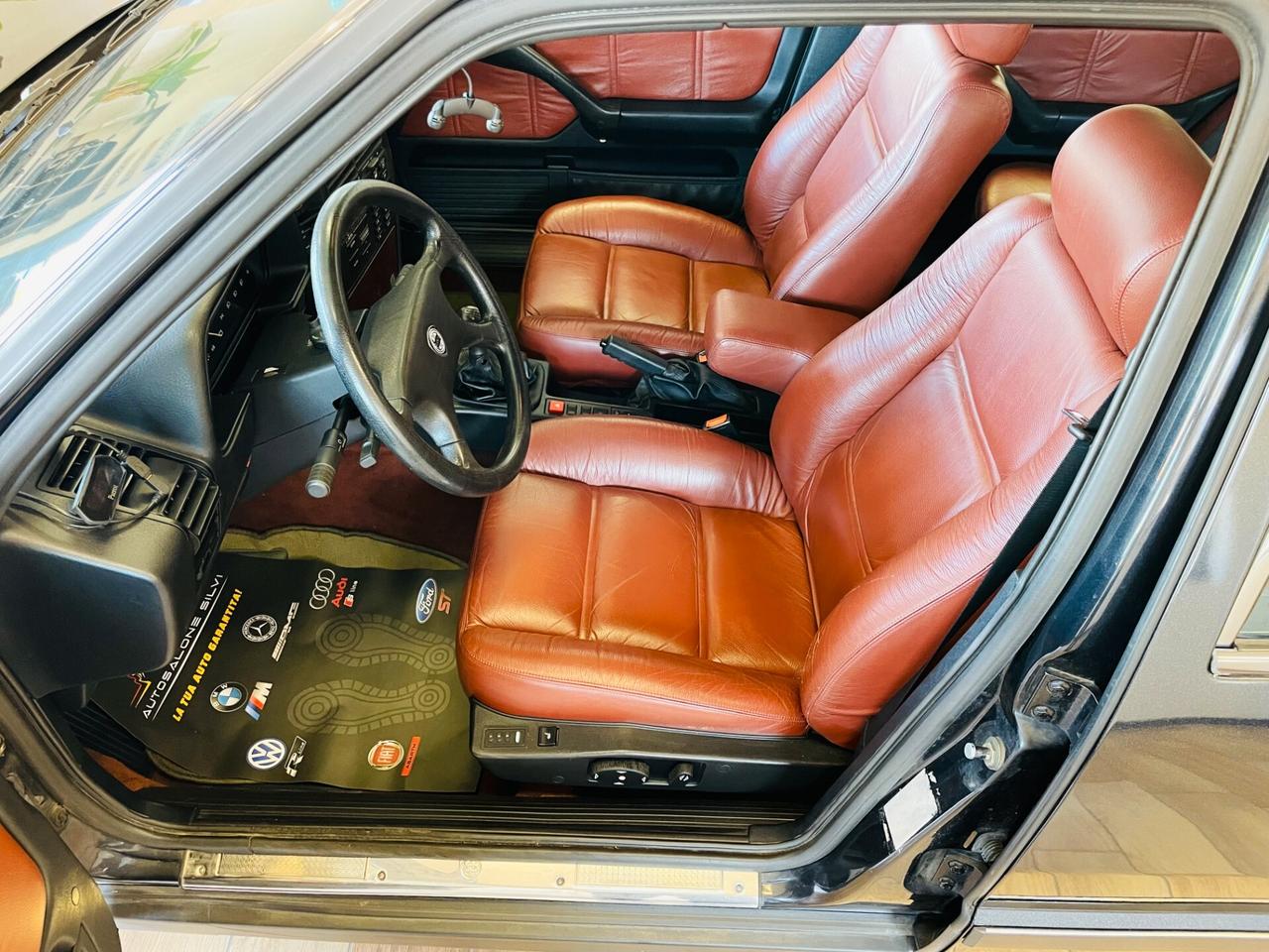 Lancia Thema 16V LS