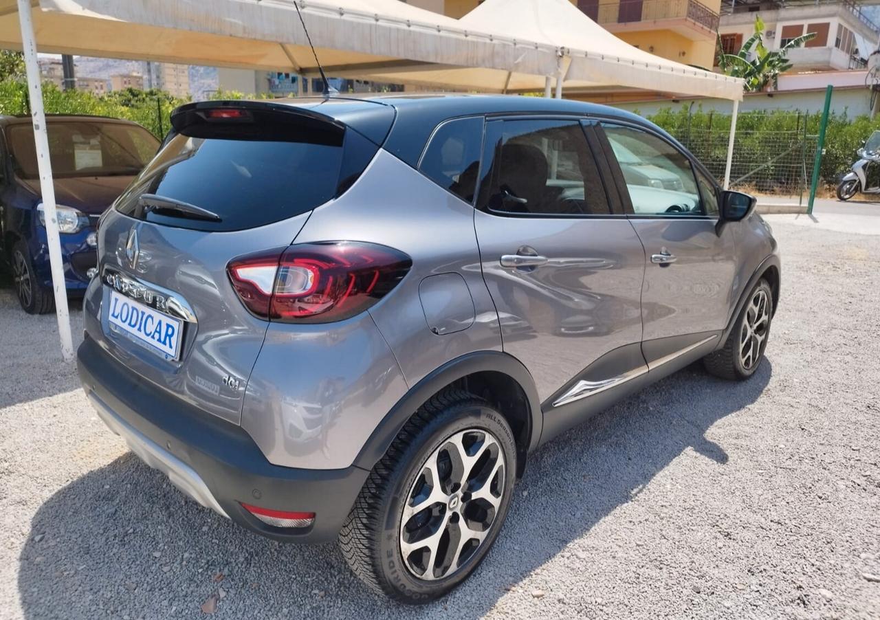 Renault Captur dCi 8V 90 CV EDC Start&Stop Energy Initiale Paris