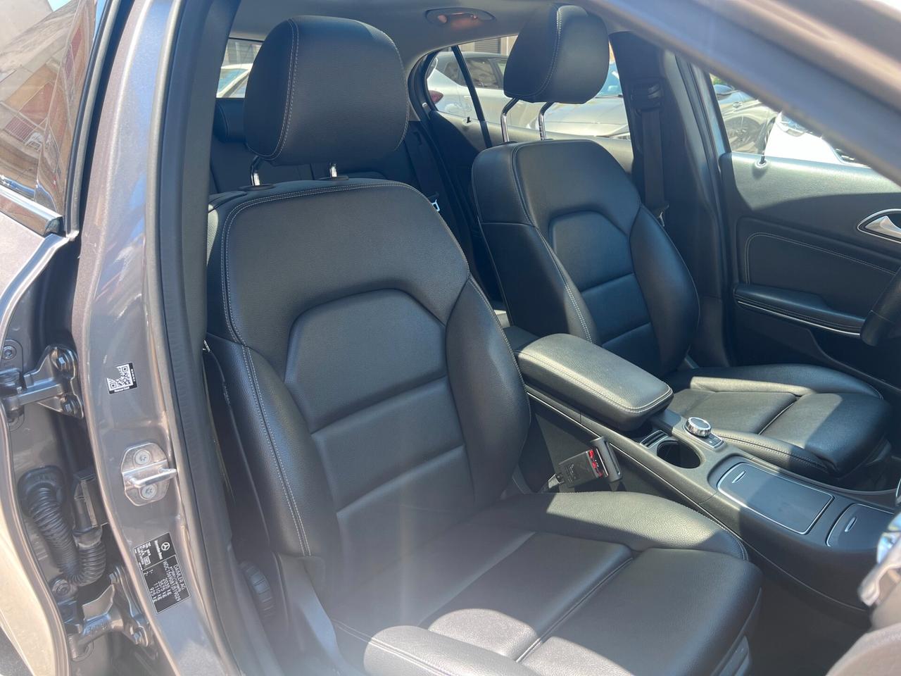 Mercedes-benz GLA 200 d 136cv SPORT auto TETTO/NIGHT/PELLE/18; PERFETTA!!