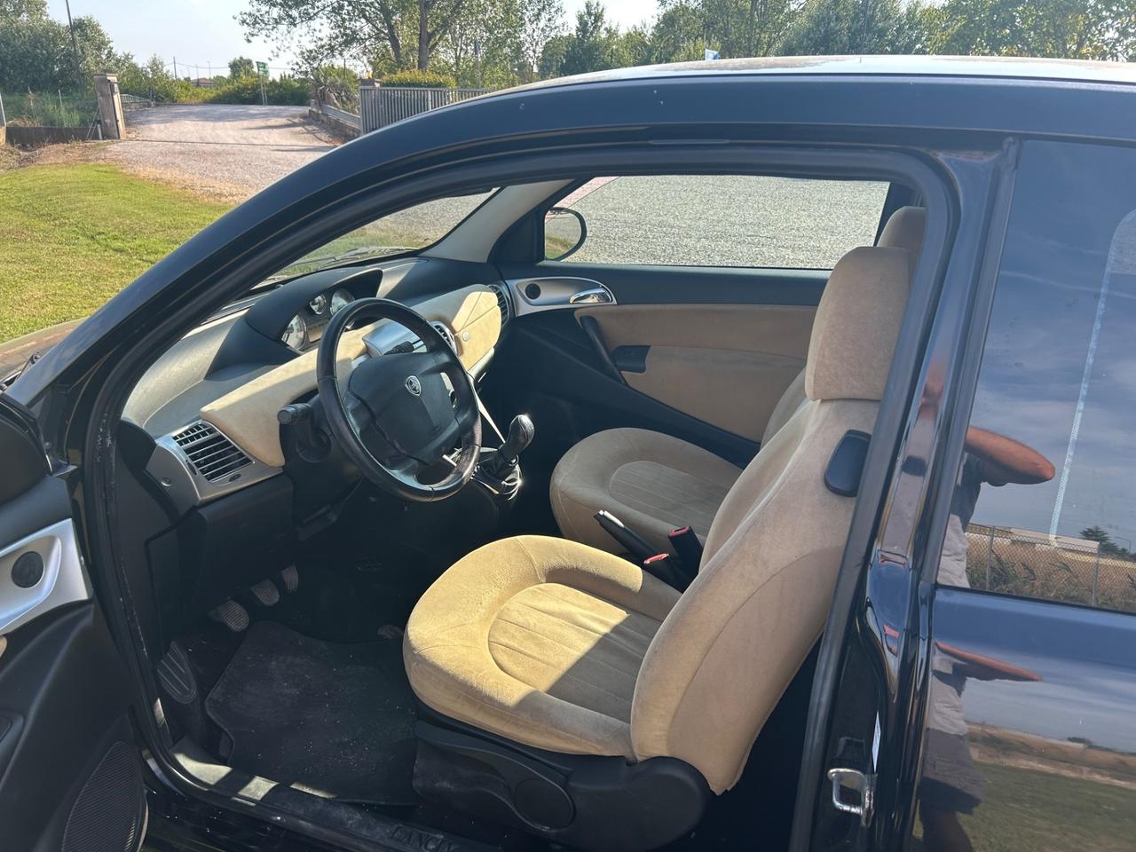 Lancia Ypsilon 1.3 MJT 75 CV Platino