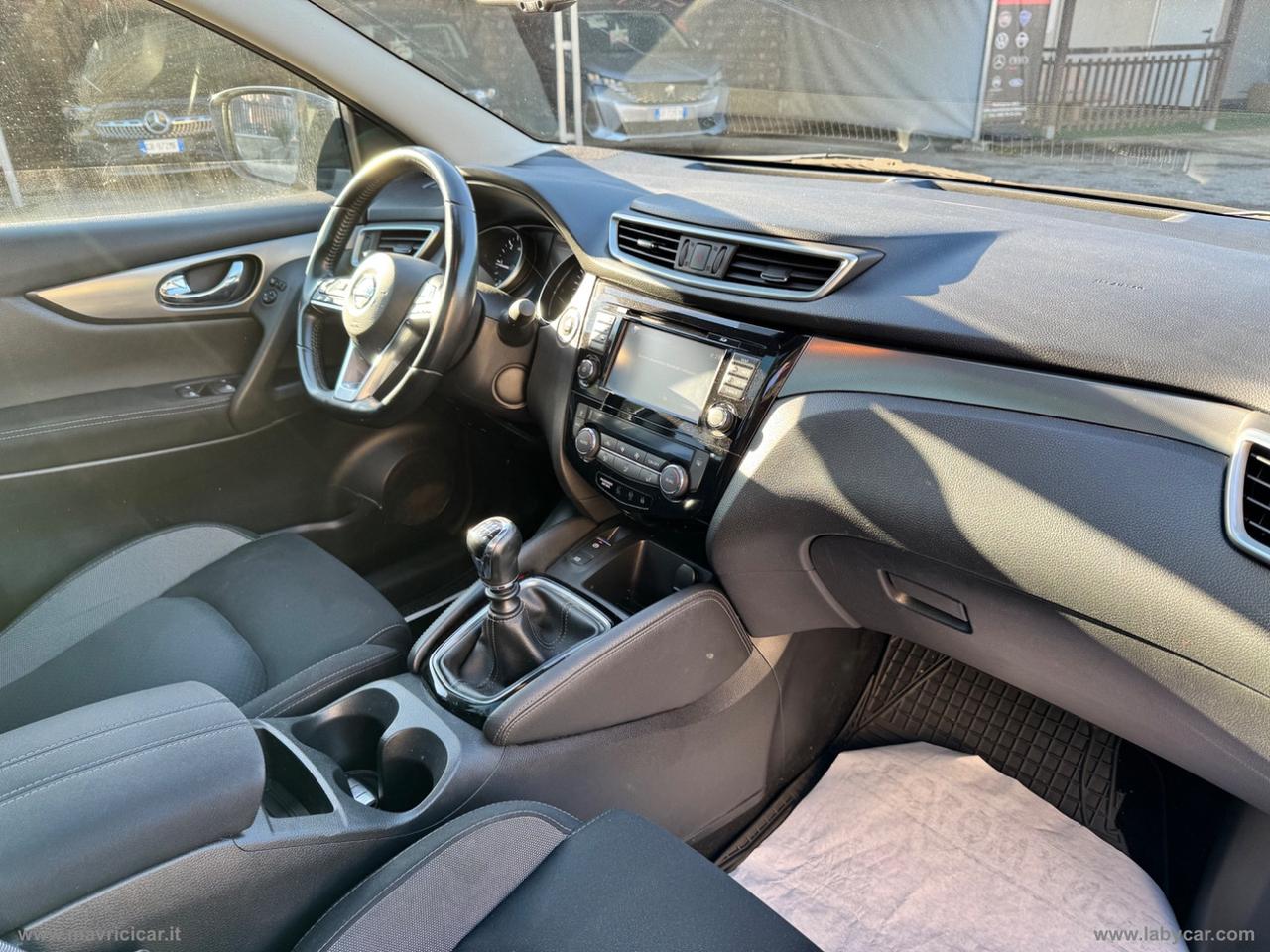 NISSAN Qashqai 1.6 dCi 4WD N-Connecta