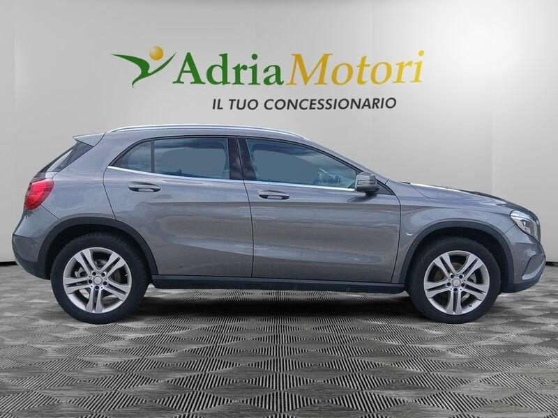 Mercedes-Benz GLA GLA 200 Premium auto