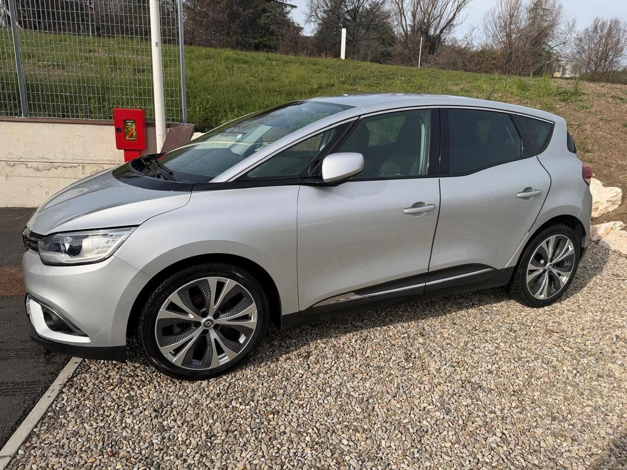 Renault Scenic DCI 8V 110CV EDC Energy Bose