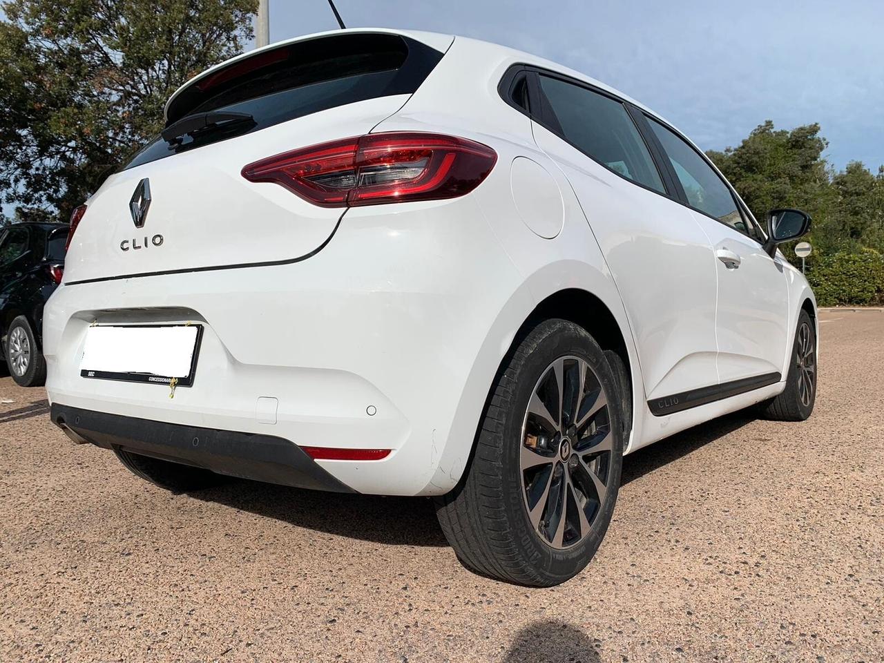 Renault Clio 2023 garantita