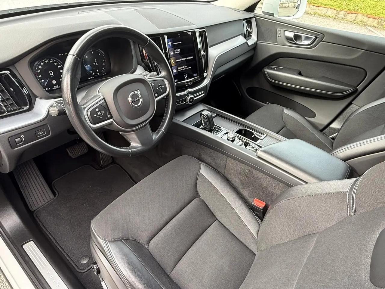 Volvo XC 60 XC60 B4 (d) R-design