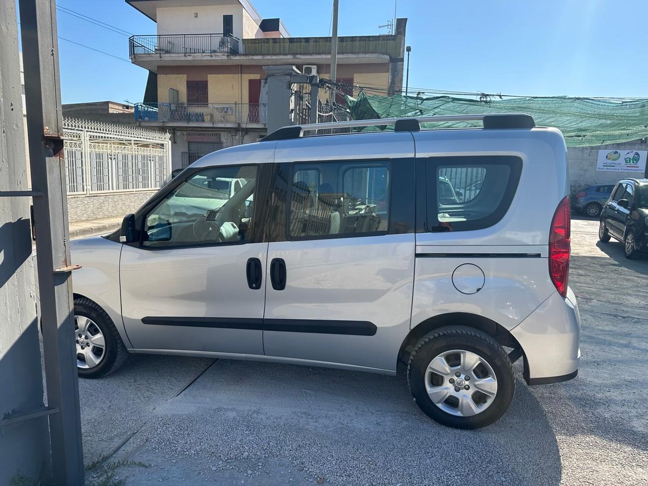 Opel Combo Tour 1.6 Diesel 90 Cv 2014 Vettura 5 Po