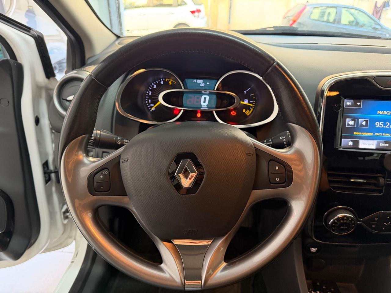Renault Clio 1.5 DCI 75CV Costume National