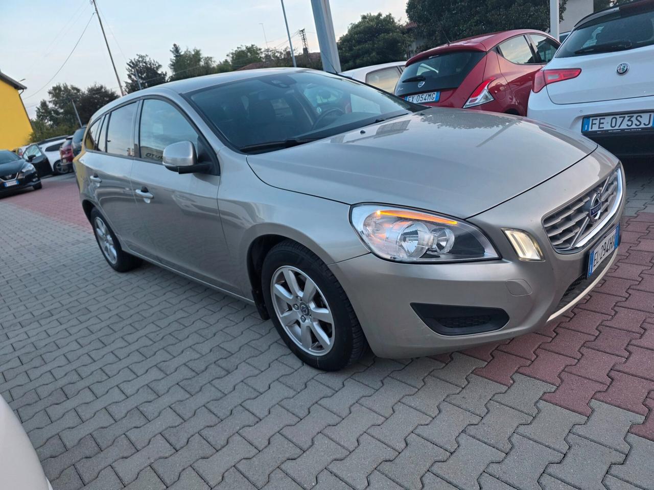Volvo V60 1.6D perfetta e garantita 12 mesi